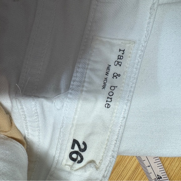 Rag & Bone Jeans Dre in Aged Bright White 26 Mid Rise Slim Fit Boyfriend - Picture 4 of 7